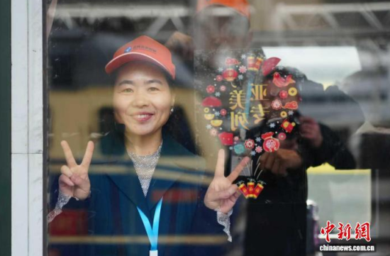 ���L(zh��ng)��վվ�_(t��i)���ÿʹ�ˡ����B(ni��o)����(zhu��n)�М�(zh��n)����l(f��)�����R�z