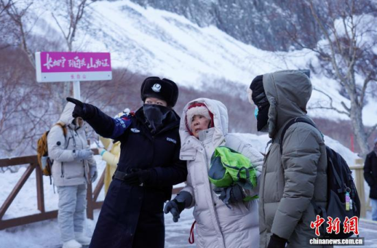 ���軨Ů�Ӿ���(w��)�(du��)���ڜ�Ȫ�V�����ο�ָ�����[·�������w�� �z